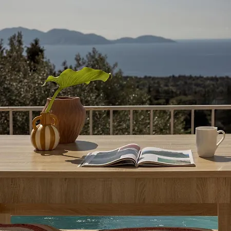 Magganos Sunset Villa *