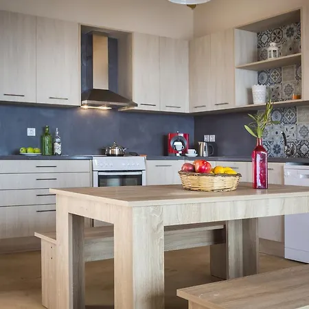 Magganos Sunset ヴィラ フィスカルドン