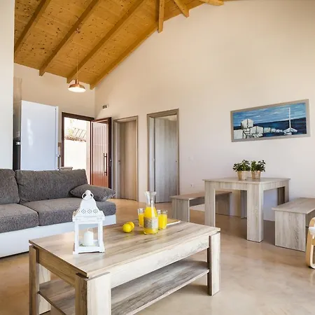 Magganos Sunset Villas Вилла Фискардон