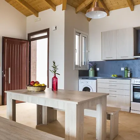 Magganos Sunset ヴィラ *